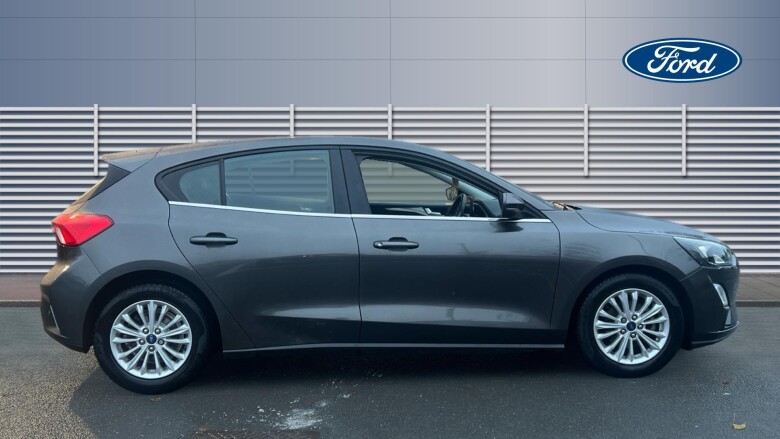 Ford Focus 1.0 EcoBoost Hybrid mHEV 125 Titanium Edition 5dr Petrol Hatchback